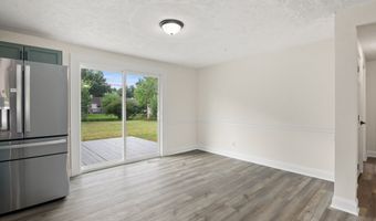 615 Country Club Ln, Anderson, IN 46011