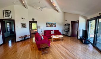 382 Lighthouse Rd, Aquinnah, MA 02535