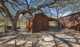 828 Shady Grv, Adkins, TX 78101