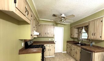 108 Arthur St, Bruce, MS 38915