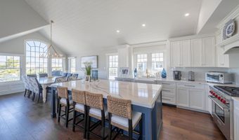 199 11th St, Avalon, NJ 08202