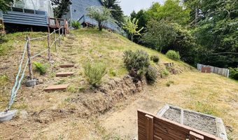 17166 MOUNTAIN Dr, Brookings, OR 97415