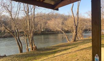 988 S Emerald Isle, Alderson, WV 24910