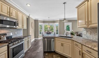 3 Walnut Trl, Andover, NJ 07860