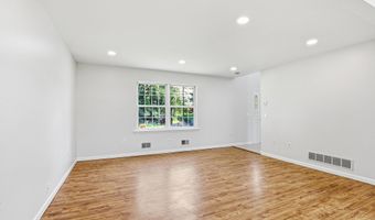 808 Anchor Ave, Beachwood, NJ 08722