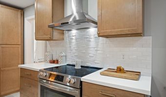 201 Clyde Rd, Bangor, ME 04401