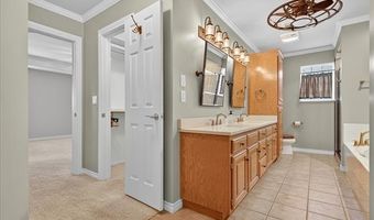 2816 Roanoke Ridge Rd, Bartlesville, OK 74006