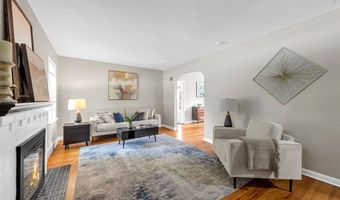 7220 Mackenzie Rd, Affton, MO 63123