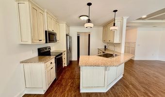 401 Spanish Moss Ln, Adel, GA 31620