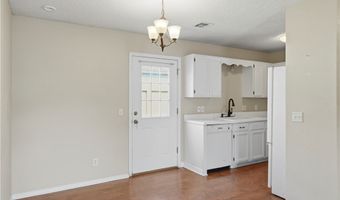 2515 SE 4th St, Bentonville, AR 72712