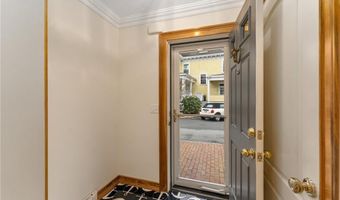 364 Bellevue Ave D3, Newport, RI 02840