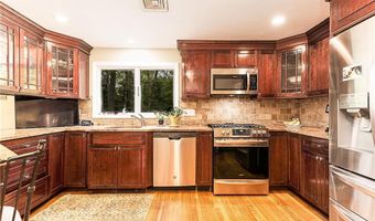 529 Shippeetown Rd, East Greenwich, RI 02818