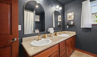 62 N Mountain Ave, Ashland, OR 97520