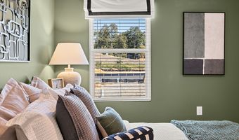 5989 SKYLAR Dr, Atlanta, GA 30336