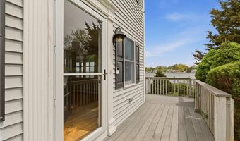 507 County Rd, Barrington, RI 02806