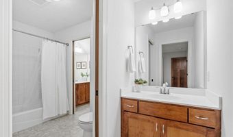 405 Riverside Cir, Anoka, MN 55303