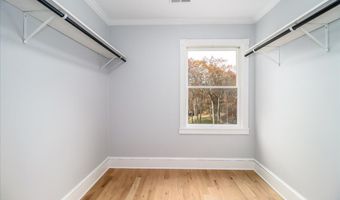 193 Chestnut Ridge Rd, Bethel, CT 06801