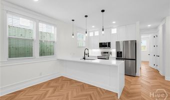 906 E 33rd St, Savannah, GA 31401