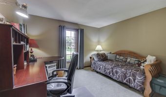 1521 Secretariat Ln, Indianapolis, IN 46217
