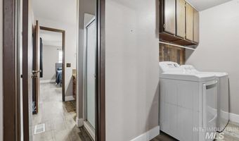 621 E Easy St, Caldwell, ID 83605