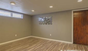 30 N Division St, Cowley, WY 82420
