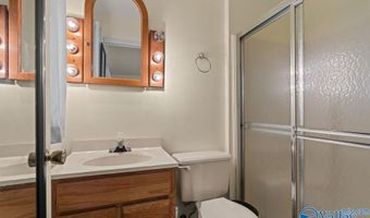 615 6th St NE, Arab, AL 35016