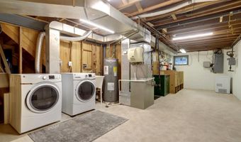 8302 NIGHTINGALE Ct, Annandale, VA 22003