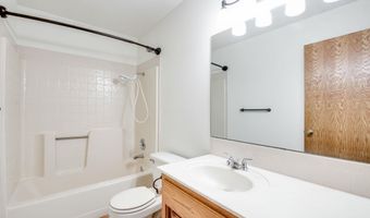 118 Chapel Dr, Andover, KS 67002