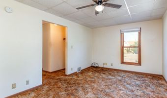 607 6th St, Ames, IA 50010