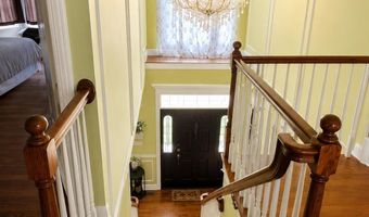 12 Jamie Ct, Barnegat, NJ 08005