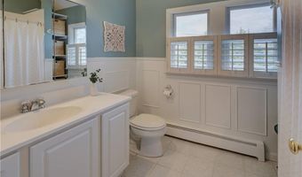 38 Highland Ave, Barrington, RI 02806