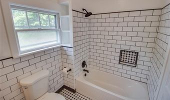 205 E 12th St, Alton, IL 62002