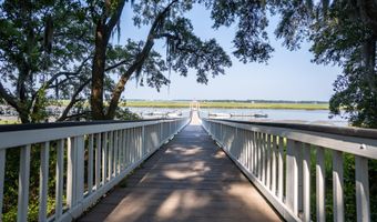 10 Hayek St, Beaufort, SC 29907