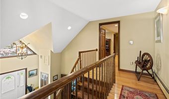 10 Bartlett Rd, Middletown, RI 02842