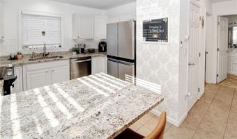 231 Maple Ave 102, Newport, RI 02840