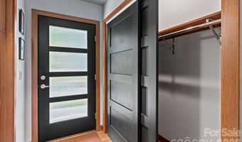 39 Wolf Rd, Asheville, NC 28805