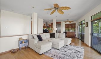563 Mikioi Pl, Kihei, HI 96753