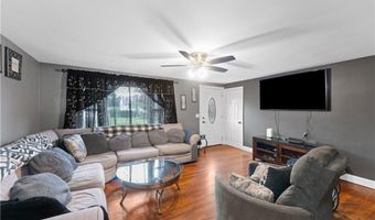 64 Deerfield Dr, Warwick, RI 02886