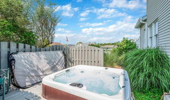 33 S Bay Ave, Amityville, NY 11701