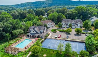 73 Lawrence Ave 73, Danbury, CT 06810