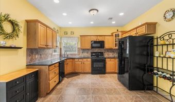 15 Upper Plateau Dr, Alloway, NJ 07462