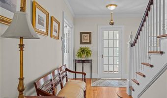 60 Ayrault St, Newport, RI 02840
