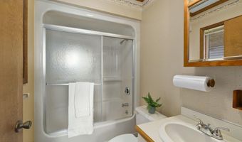 221 Smith St, Atlantic Beach, NC 28512