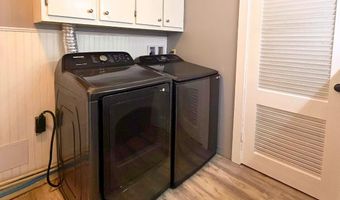 76 Falvey St, Bangor, ME 04401