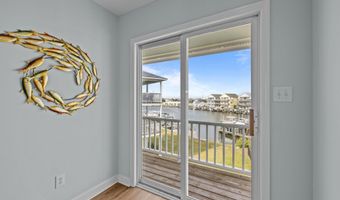 108 N Kinston Ave, Atlantic Beach, NC 28512