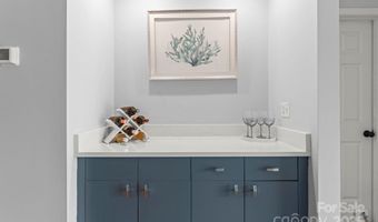 9817 Emerald Point Dr 5, Charlotte, NC 28278