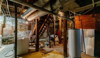 708 N 5th St, Atchison, KS 66002