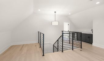 112 N HIGHLAND St, Arlington, VA 22201
