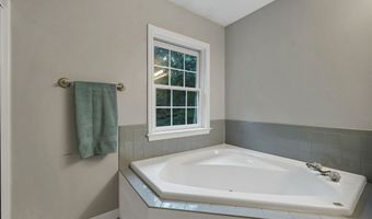 55 Dunlap Dr, Bedford, NH 03110