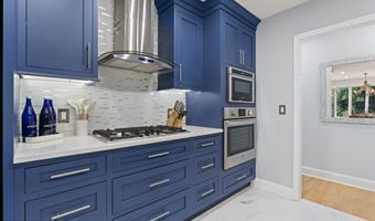 123 Ocean Blvd, Atlantic Highlands, NJ 07716